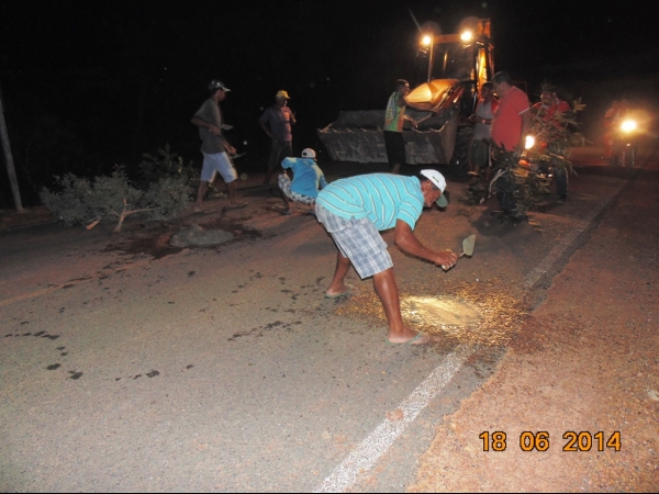 Prefeito Zé Resende inicia e participa de operação tapa-buraco - Imagem 19