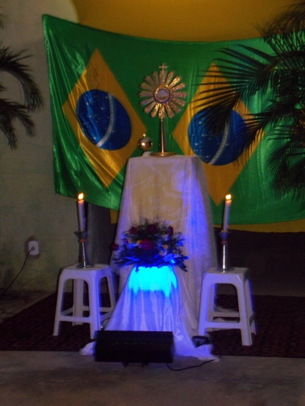 Igreja celebra dia de Corpos Christi  - Imagem 1