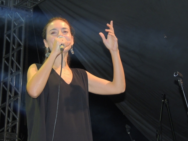 Toquinho faz o público cantar e se emocionar cantando clássicos da MPB - Imagem 55