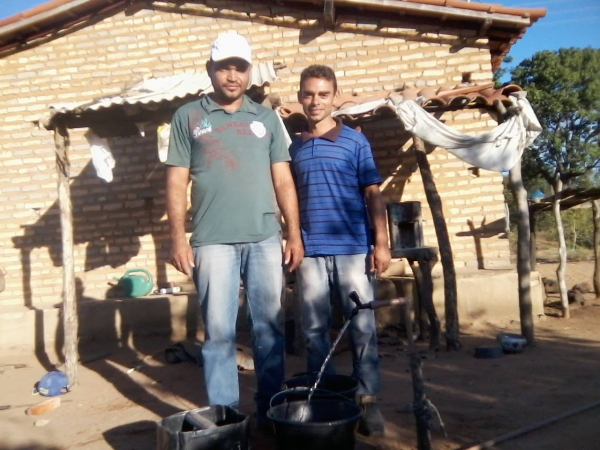 Secretaria Municipal de Agricultura construiu extensão de rede de Água - Imagem 4