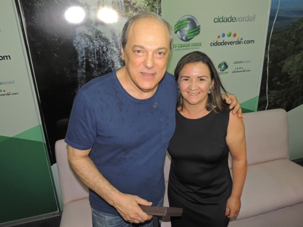 Toquinho faz o público cantar e se emocionar cantando clássicos da MPB - Imagem 34