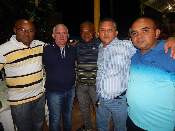 Prefeito de Lagoinha prestigia aniversário de São Pedro - Imagem 2