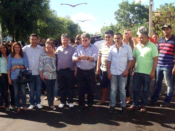 Prefeito recebe deputado Gustavo Neiva e secretário Avelino Neiva no município - Imagem 7