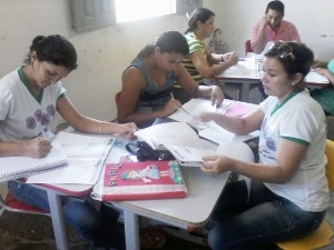 Professores de ensino fundamental recebem treinamento do PNAIC em Canavieira - Imagem 3
