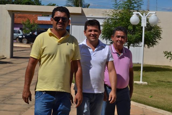 Autoridades prestigiam vaquejada de Pimenteiras. Fotos - Imagem 3