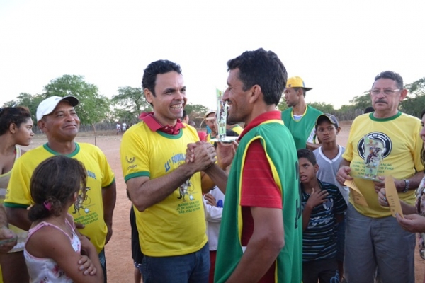 Amiste realiza 11ª Fórmula Jegue e prefeito Gil Carlos prestigia evento - Imagem 4