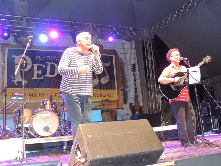 Danilo Caymi realiza um inesquecível show na última noite do Festival de Inverno