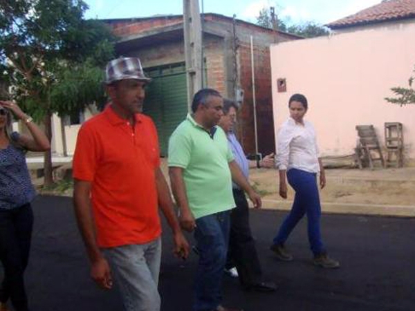 Prefeito recebe deputado Gustavo Neiva e secretário Avelino Neiva no município - Imagem 2