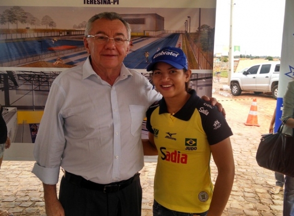 Kleber assina convênio para construção de um Centro de Iniciação ao Esporte - Imagem 3