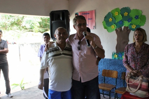 Prefeita assina ordem de serviço para a construção de um ginásio na localidade Calção Redondo - Imagem 3