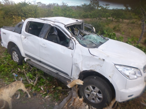 Caminhonete S 10 capota com família na BR 135 próximo a Redenção do Gurguéia  - Imagem 8