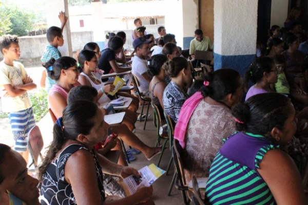 Prefeita assina ordem de serviço para a construção de um ginásio na localidade Calção Redondo - Imagem 2