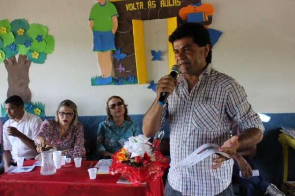 Prefeita assina ordem de serviço para a construção de um ginásio na localidade Calção Redondo - Imagem 5