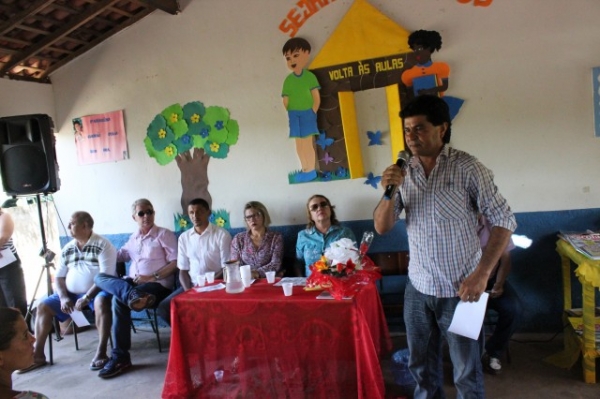 Prefeita assina ordem de serviço para a construção de um ginásio na localidade Calção Redondo - Imagem 6