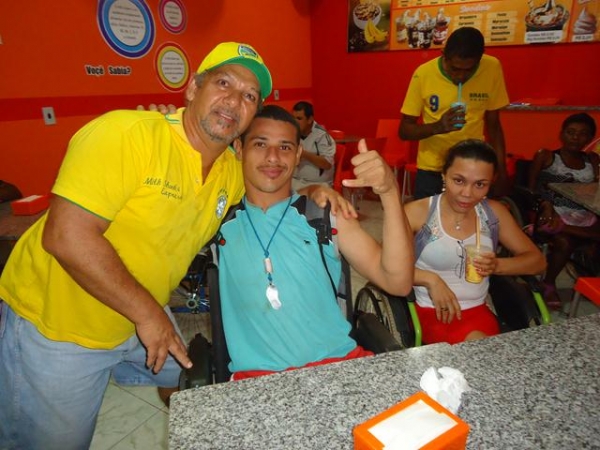 Alunos Especiais da Escola Santa Catarina Visitam a MilkShake Express - Imagem 19