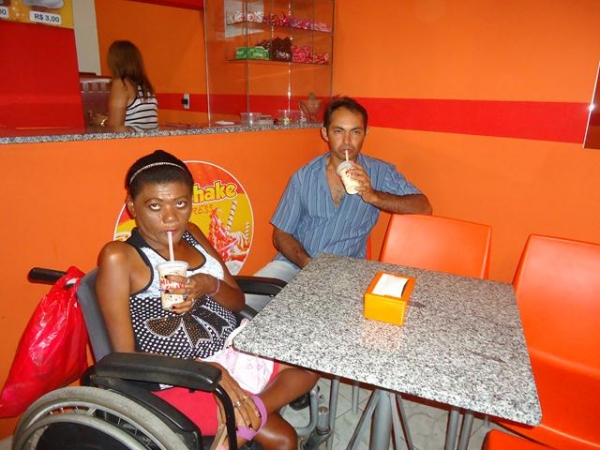 Alunos Especiais da Escola Santa Catarina Visitam a MilkShake Express - Imagem 14