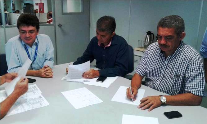  Prefeitura e Caixa celebram convênio para inicio da pavimentação do Renascer