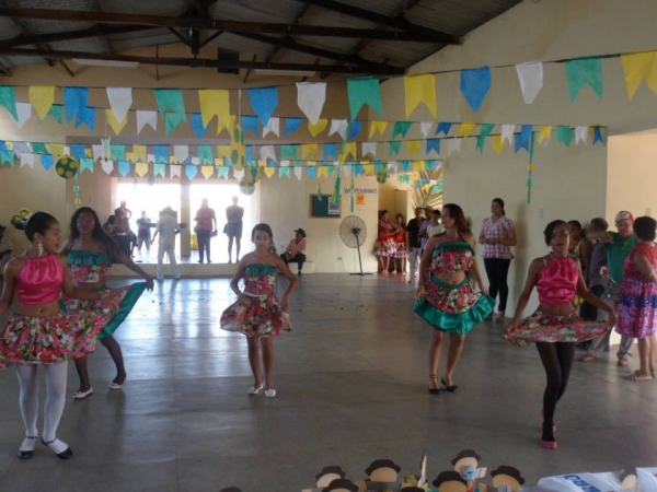 Idosos participam de Arraiá Junino realizado pela Semasc - Imagem 6