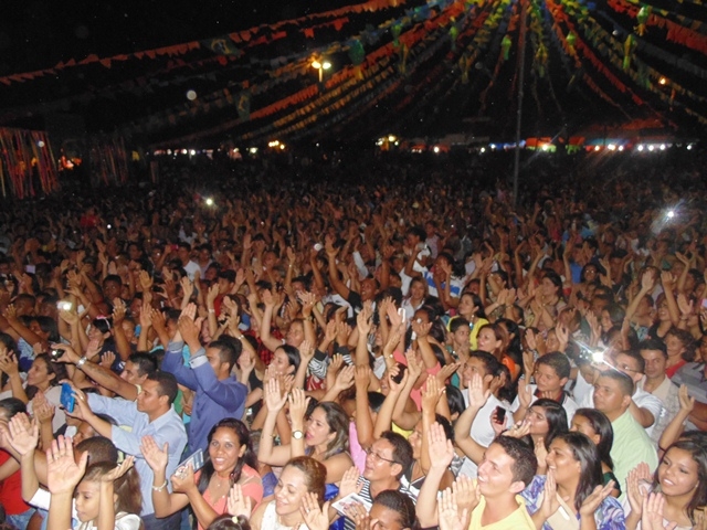 Noite evangélica abre as festividade pelo aniversario de Água Branca - PI - Imagem 53