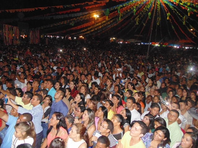 Noite evangélica abre as festividade pelo aniversario de Água Branca - PI - Imagem 52