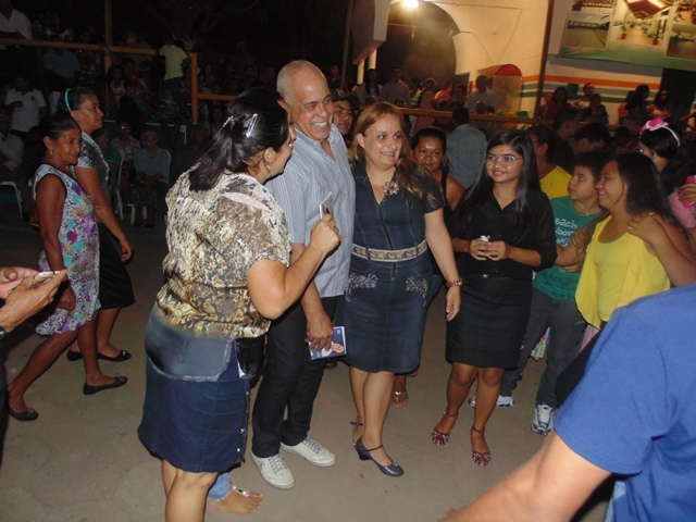 Noite evangélica abre as festividade pelo aniversario de Água Branca - PI - Imagem 77