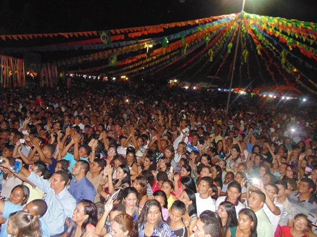 Noite evangélica abre as festividade pelo aniversario de Água Branca - PI - Imagem 47