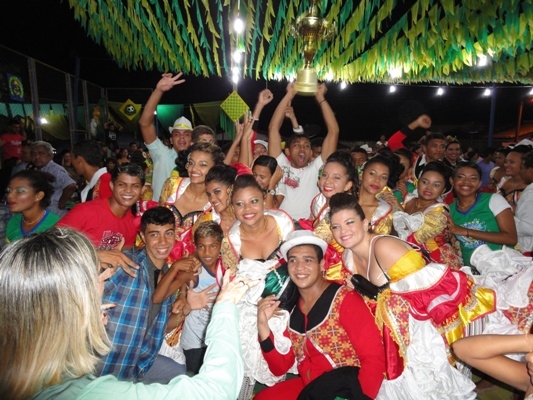 Quadrilha Sanfona Dourada; a grande campeã do município de N. S. dos Remédios - Imagem 2