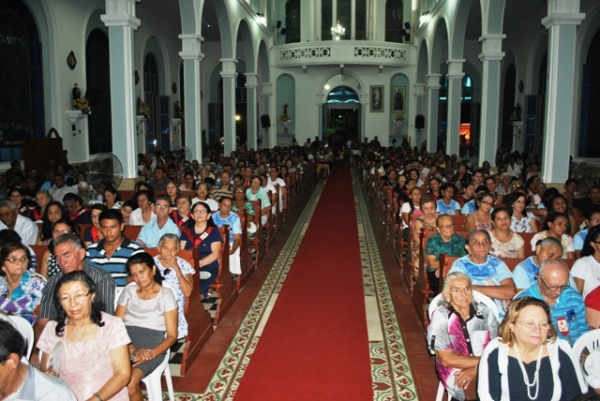 Muita gente na 2ª noite dos festejos de Santo Antônio - Imagem 2