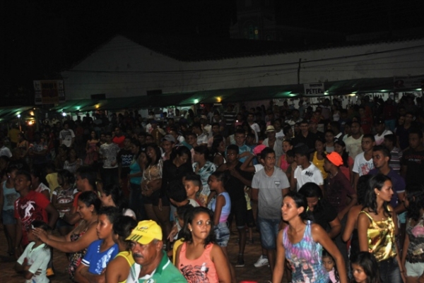 Muita gente na 2ª noite dos festejos de Santo Antônio - Imagem 4