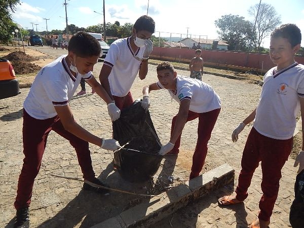 Veja como foi a caminhada de mobilização ao Meio Ambiente - Imagem 13