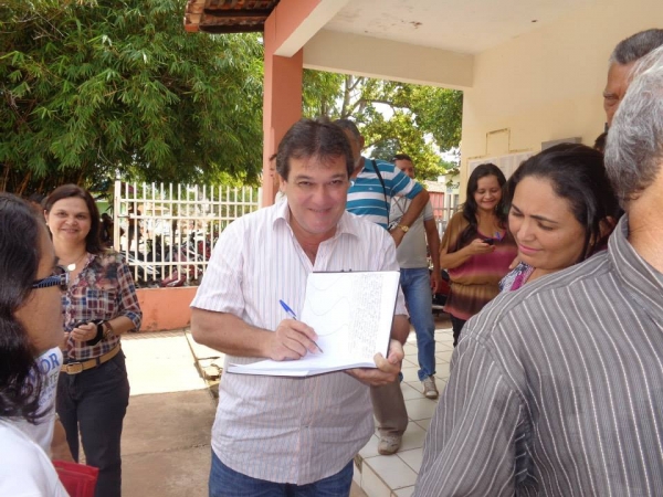 Semasc recebe veículo das mãos do prefeito Gustavo Medeiros - Imagem 3