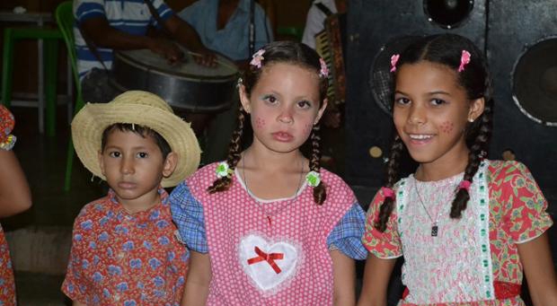 Centro de Referência da Assistência Social realiza grande festa junina - Imagem 9