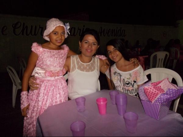 Jovem Yasla Beatriz comemora aniversário de 15 anos - Imagem 16