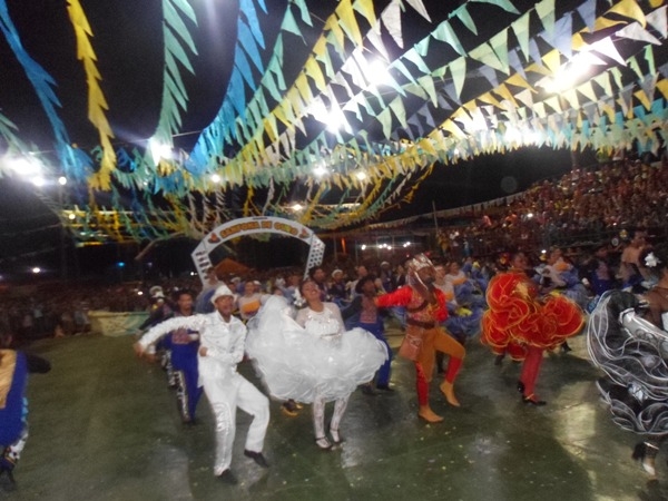  Ex-Prefeito Alcântara participa do XXVI Festival Cultural de Quadrilhas Junina - Imagem 3