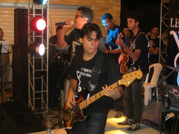 Emoção à flor da pele em Tributo a Legião Urbana - Imagem 3