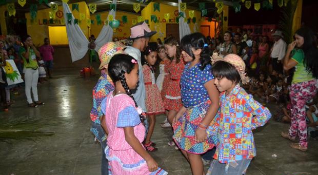 Centro de Referência da Assistência Social realiza grande festa junina - Imagem 8