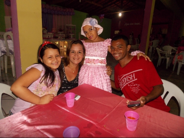 Jovem Yasla Beatriz comemora aniversário de 15 anos - Imagem 13