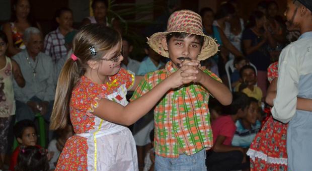 Centro de Referência da Assistência Social realiza grande festa junina - Imagem 6