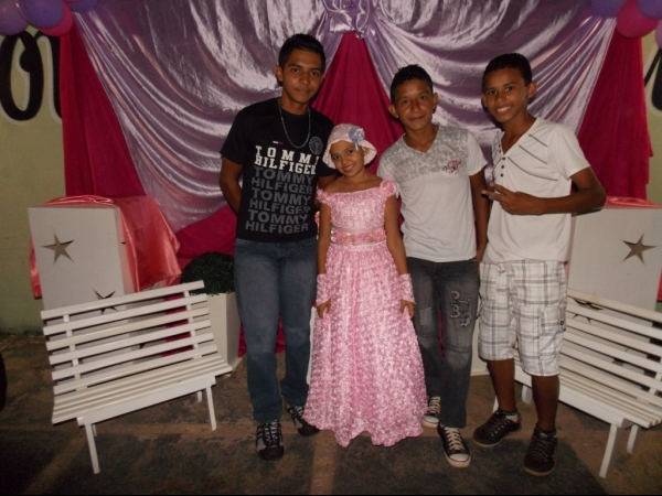 Jovem Yasla Beatriz comemora aniversário de 15 anos - Imagem 10