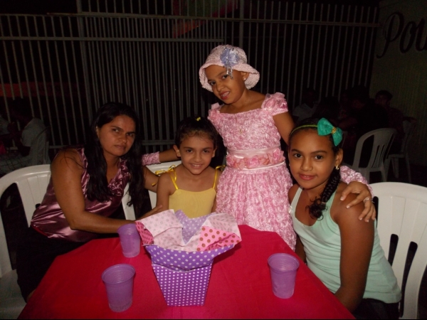 Jovem Yasla Beatriz comemora aniversário de 15 anos - Imagem 14