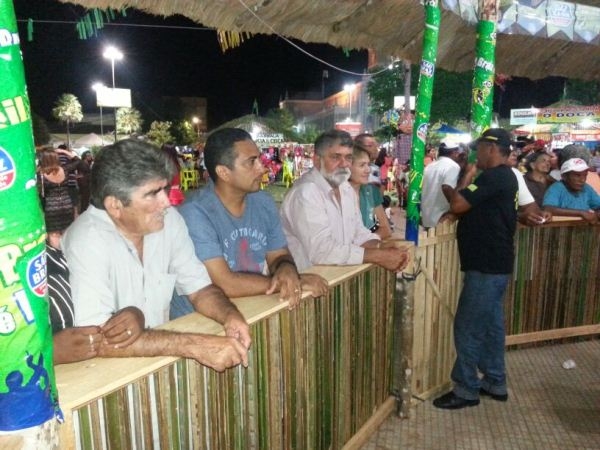 Novenário de Santo Antônio mantém tradição e atrai milhares de fiéis - Imagem 7