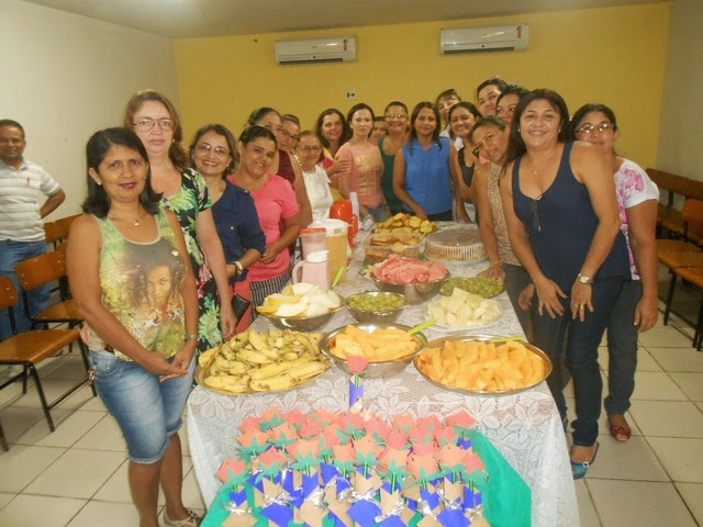 Servidores da Secretaria de Educação comemoram dia das mães