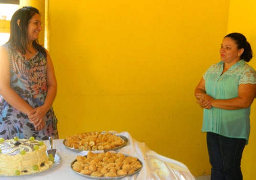 Funcionários homenagearam a Prefeita Paula Araujo pela passagem do seu aniversario - Imagem 2