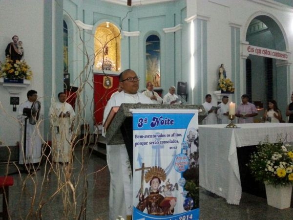 Novenário de Santo Antônio mantém tradição e atrai milhares de fiéis - Imagem 3