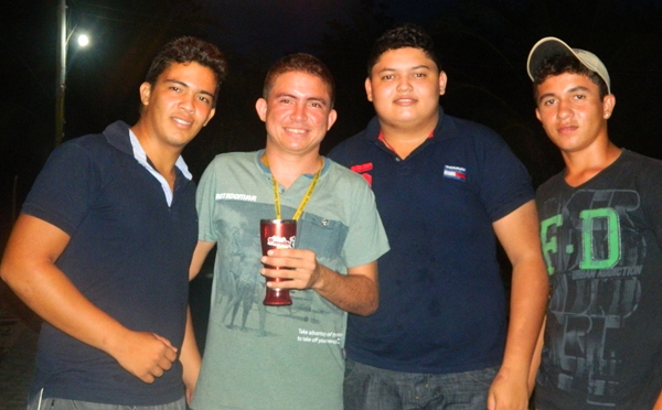 Hiago Meneses trocou de idade e reuniu amigos na Chácara Meneses  - Imagem 10