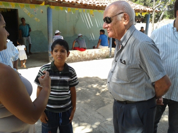 Prefeito Gustavo Medeiros entrega ambulância no povoado David Caldas - Imagem 3