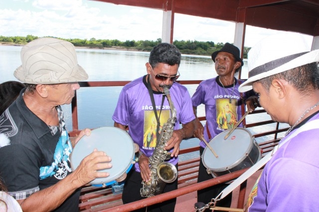 Procissão de São Pedro reuniu milhares de fies nas margens do rio Parnaiba - Imagem 17