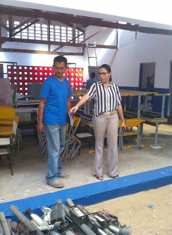Prefeita visita obras de reforma do prédio da creche. Veja!