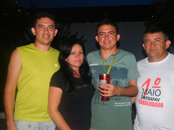 Hiago Meneses trocou de idade e reuniu amigos na Chácara Meneses  - Imagem 2