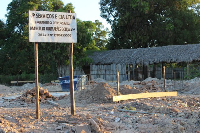 Obras de construção do ginásio poliesportivo em ritmo acelerado na zona rural de Miguel Alves